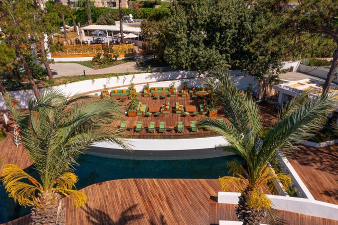 Pool Bar
