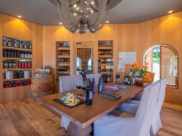 Pinot Wine House